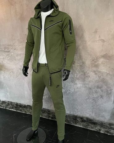 Trenerke: Top Ponuda . NIKE TECH FLEECE TRENERKE Cena 4400 dinara Veličine S M — 23