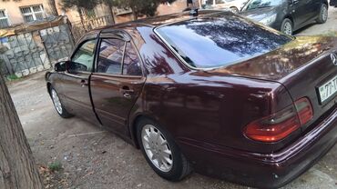 Mercedes-Benz: Mercedes-Benz E-Class (W210) sedan - Kuzov: 4 qapılı sedan, tünd — 8