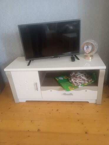 диван и 2 кресла мягкая мебель: İşlənmiş, TV altlığı, Servant, Kredit yoxdur, Türkiyə