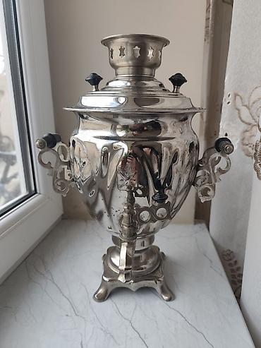 su termosu: Retro kömürlü samovar – metal korpus, klassik barokko üslublu naxışlı — 4