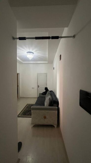 Köhnə tikili: 2 otaqlı, Yeni tikili, 70 kv. m