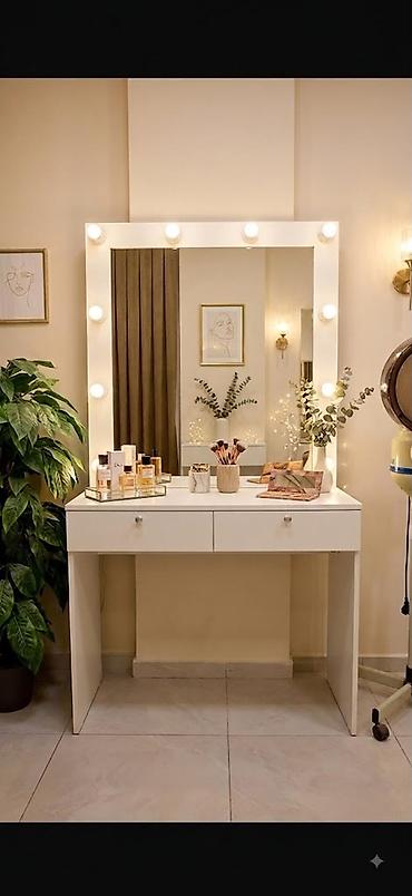 masa makeup: 150 azn Yeni make-up güzgüsü İdeal vəziyyətdə kreslosuz Alınıb 480 azn — 1