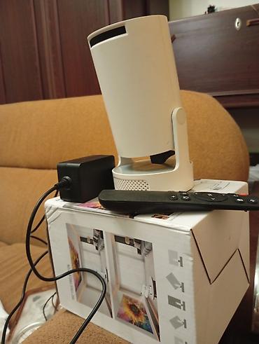 tv kronsteyn: Smart mini proyektor – uzaqdan idarəetmə pultu və adapter ilə - — 3