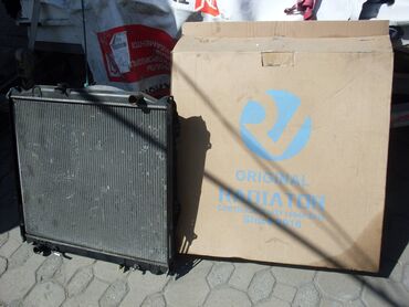 Радиаторы: Продам: Радиатор на Тойоту