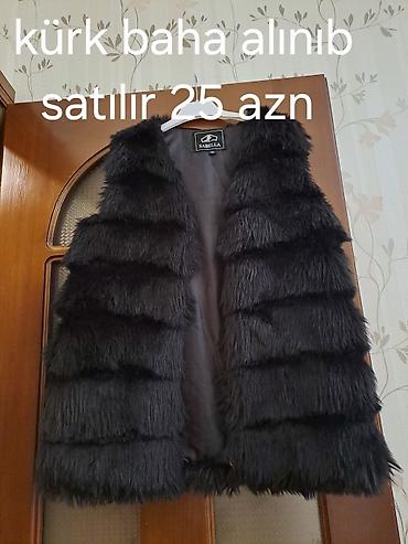 вещи бу купить: Qadın geyim və aksesuarları paketi - Qara süni kürk jilet, markası — 1
