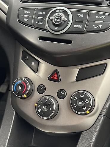 Chevrolet: Chevrolet Aveo: 2012 г., Механика, Бензин, Седан — 13