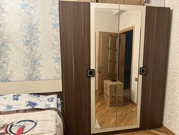 мебель д10: Двуспальная кровать, Шкаф, Трюмо, 2 тумбы