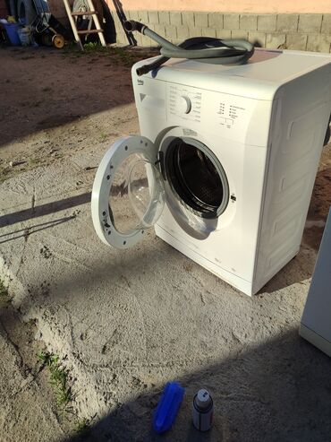 продаю стиральной машины: Стиральная машина Beko, Б/у, Автомат, До 6 кг, Компактная