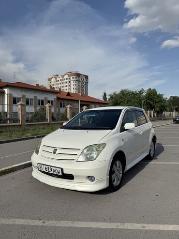 Toyota: Toyota ist: 2002 г., 1.5 л, Автомат, Бензин, Хэтчбэк