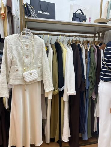 Стеллажи: Продаю кранштейны и зеркало с подсветкой в хорошем состоянии — 9