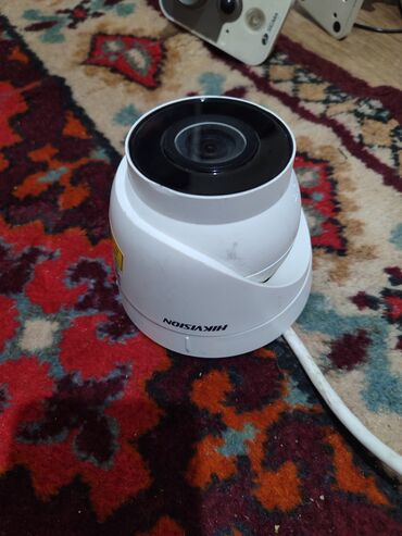 видеонаблюдение: Камера видеонаблюдения Hikvision с купольной конструкцией