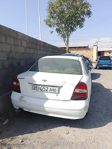 Daewoo Nubira: 2001 г., 1.5 л, Механика, Бензин, Седан
