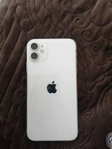 Apple iPhone: IPhone 11, Б/у, 128 ГБ, Белый, Чехол, 83 %