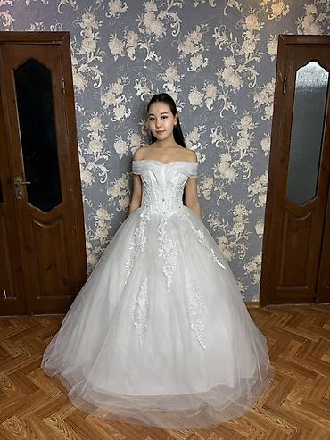 Свадебные платья: Свадебные платья б/у в отличном состоянии — 9