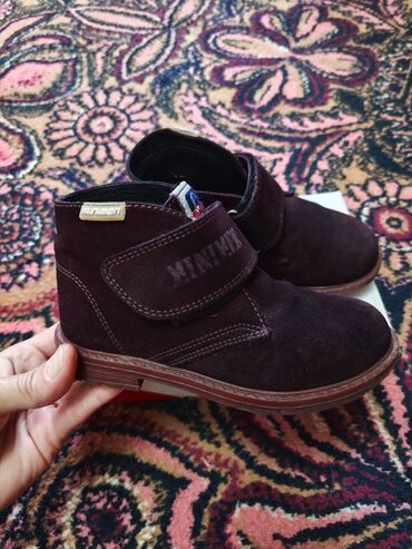 обувь из натуральной кожи: Детская обувь,размер 27. Натуральная кожа и замша. Цена: бордовые