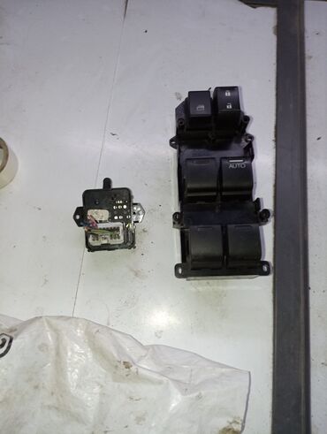 магнитофон на степ: Центральный блок на Хонда степ вагон 
цена 5000 сом 
тел