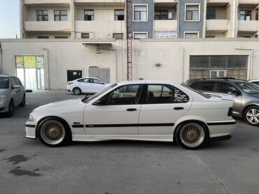 padnoskalar: BMW 3 series: 2.8 l | 1994 il Sedan