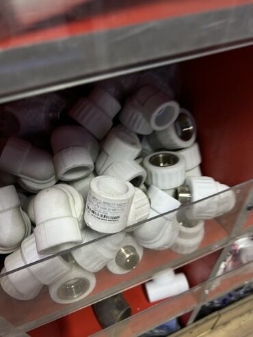 полипропилен лист: Туташтыргыч, Материалы: Пластик