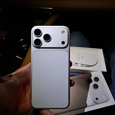 iphone baki: IPhone 17 Pro Max, 256 GB, Matte Silver, Zəmanət, Barmaq izi, Simsiz şarj — 1
