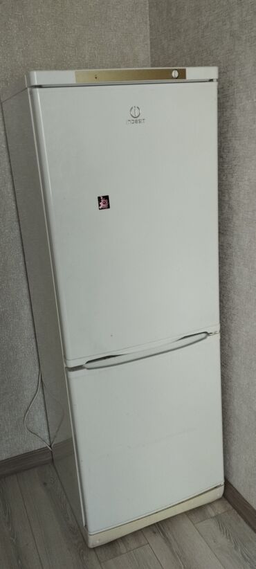 Холодильник Indesit, Б/у, Минихолодильник, 70 * 1 * 70