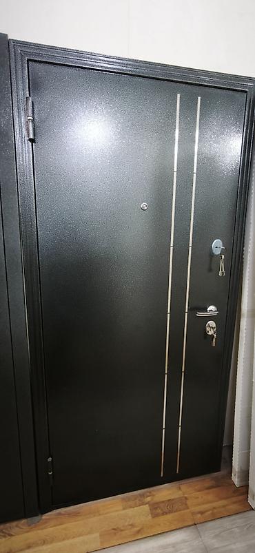 Metall giriş qapısı - Material: qalın polad sac, metal karkaslı -