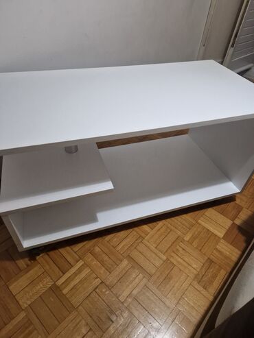 ikea deciji stolovi: Stočić za dnevni boravak. Duzina1m,sirina50cm,visina46cm + ugradjeni