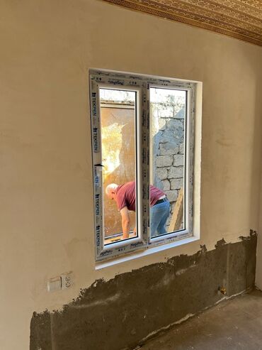 Plastik pəncərələr: Ağ rəngli plastik pəncərəler 1kv 55 manat
qapılar 90 manat — 11