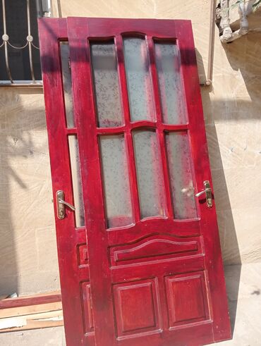 Furnitura və aksessuarlar: 3 qapi var her biri yerindedi 1 qapi 60 az vhapchat 051 434 91 04