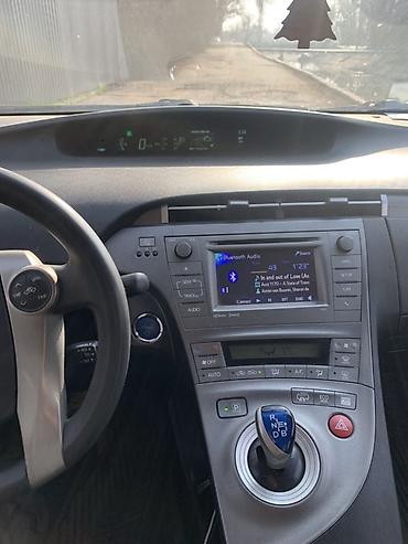 2 8: Toyota Prius: 2012 г., 1.8 л, Автомат, Гибрид, Лифтбек — 5