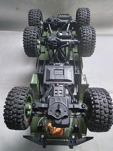 balmain patike: Na daljinski kamion 27 mHz. 30 cm. dva motora pozadi,sa — 5
