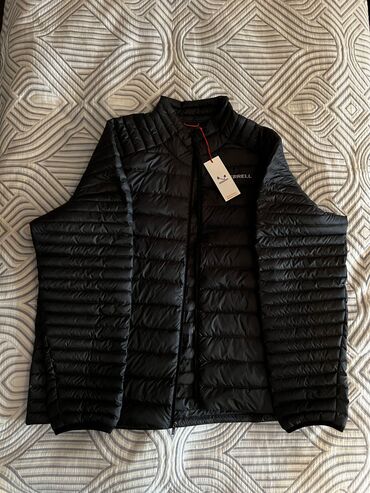 серая куртка: Куртка цвет - Серый
