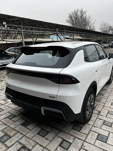 Другой электротранспорт: Электромобиль кроссовер (белый, 5 дверей) Основные особенности: - — 5