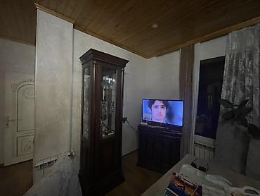 Qonaq otağı dəstləri: Klassik qonaq otağı mebel dəsti Tərkib: - Hündür şkaf-vitrin (şüşəli — 1