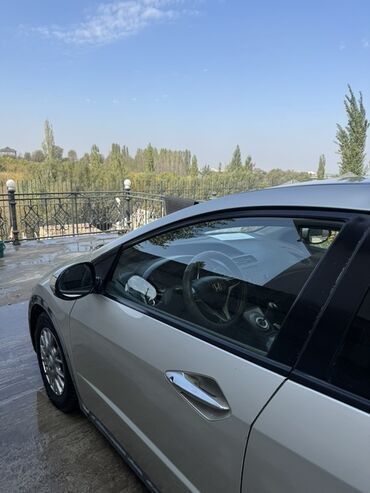 Honda: Honda Civic: 2008 г., 1.8 л, Робот, Бензин, Хэтчбэк — 3