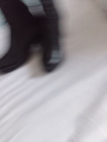 туфли новая не разу не одевала: Qadın üçün qara yarımboğaz çəkmə - Rəng: qara - Ölçü: 36 (altlıqda