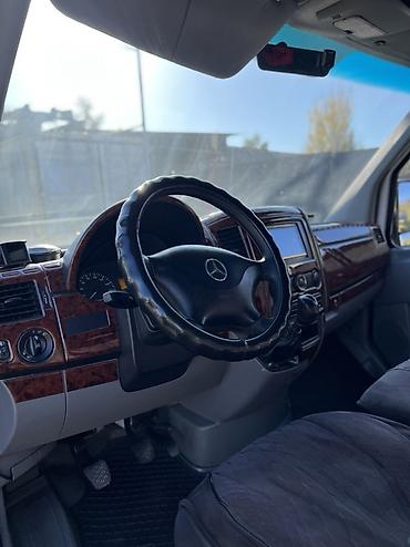 Легкий грузовой транспорт: Легкий грузовик, Mercedes-Benz — 2