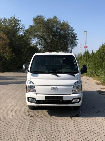 мерс атего грузовой: Жеңил жүк ташуучу унаа, Hyundai, Стандарт, 2 т, Колдонулган