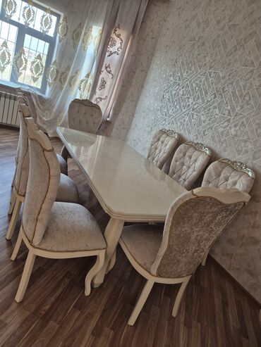 Qonaq otağı dəstləri: Dolab, Komod, Masa və oturacaqlar, Malayziya — 4