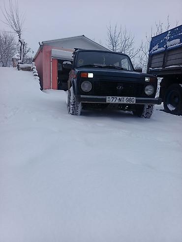 niva şini: LADA Niva 4x4 (VAZ 2121) - Nömrə: 77-NT-980 - Kuzov: 3 qapılı — 2