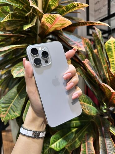 бу телефоны айфоны: IPhone 15 Pro Max, Б/у, 512 ГБ, Natural Titanium, Зарядное устройство, Защитное стекло, Чехол, 87 %