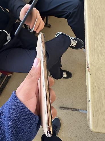 15 iphone: IPhone 11 Pro Max, 64 GB, Qızılı, Face ID — 4