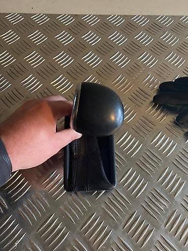 vrata golf 2: RUCICA MENJACA ZA AUDI A4, A4 ALLROAD, A5 . OD 2004. DO 2016. GOD — 1