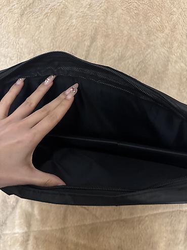 Ноутбуки и аксессуары: Noutbuk çantası — 15.6" ölçüyə qədər - Rəng: qara, ön hissədə qırmızı — 3