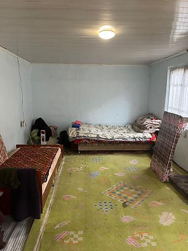 Продажа коттеджей и домов: 🏡 Продается уютный двухэтажный Дом в ж/м Ак-Тилек! 📐 Площадь дома — 8