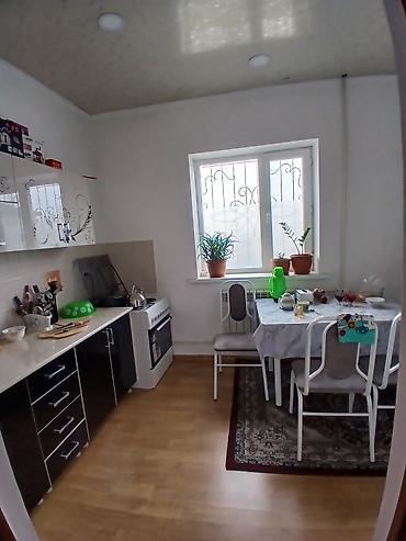 Продажа коттеджей и домов: Продаётся 5комнатный, уютный,просторный монсардныйкирпичный дом.Дом — 18