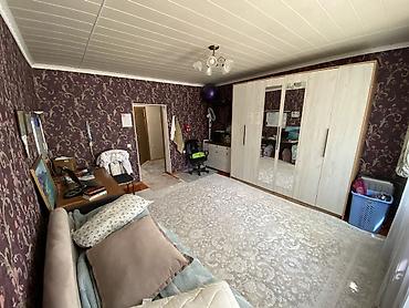 Продажа коттеджей и домов: 🏡 Абдан жакшы жерде жайгашкан ушул үй сатылат 📍Дареги: ж/м Көк-Жар — 6