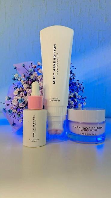 Косметика: Набор косметики и аромат 1) Увлажняющий крем для лица Essens Aloe — 10