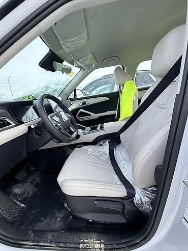 BYD: BYD Yuan Up: 2025 г., Электромобиль, Кроссовер — 3