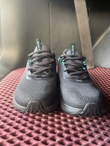 спортивные костюмы для женщин: Продаю Кроссовки Under Armour HOVR Sonic Trail, выполненные в