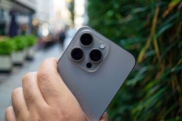 держатель для наушников: IPhone 15 Pro Max, Колдонулган, 512 ГБ, Natural Titanium, Коргоочу айнек, Кабель, Куту, 96 %